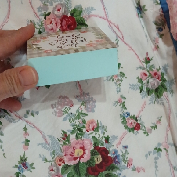 ♡"Be Who You Are" Quote Wood Square♡ - Picture 8 of 11